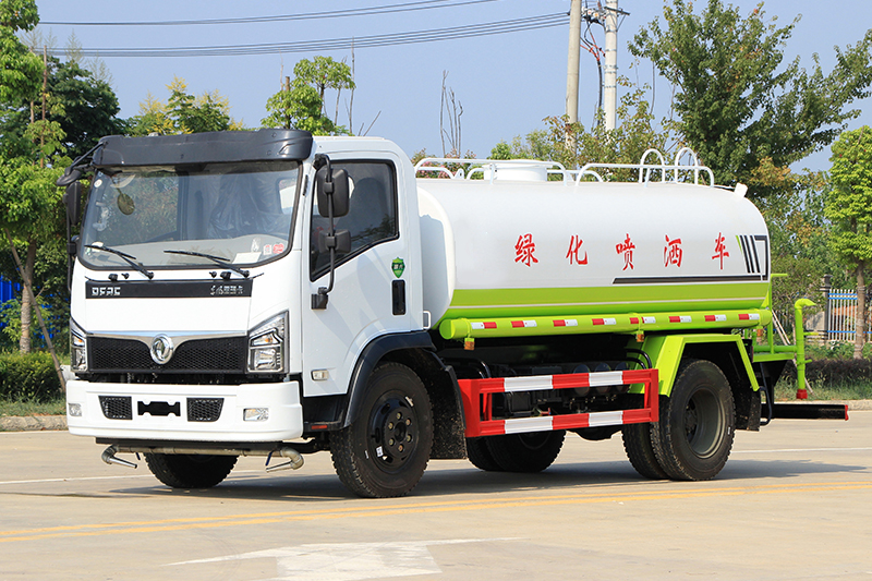 國(guó)六東風(fēng)大福瑞卡9.2噸灑水車